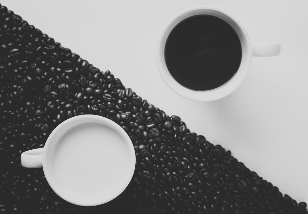 Das Regelwerk der Blockchain 10 Darstellung Kaffeebohnen Hell-/Dunkel (Vor-/Nachteile)