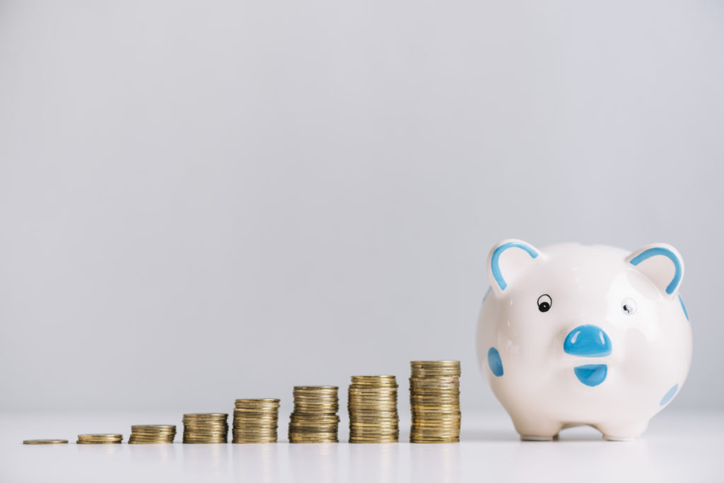 Regelmäßig Investieren 8 Sparschwein mit immer mehr Geld